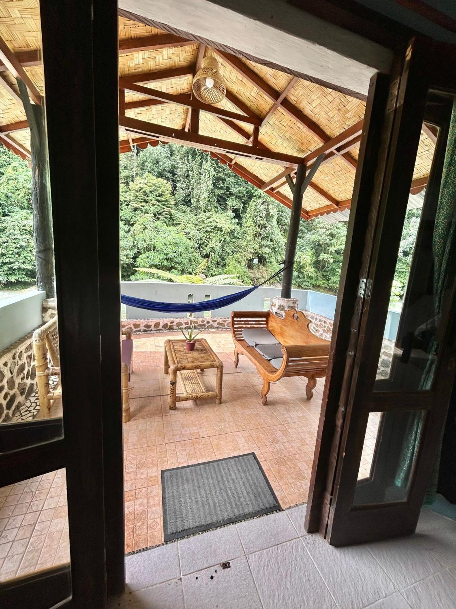 Aussie Inn Bukit Lawang Exterior foto